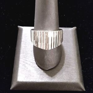 Vintage Solid Sterling Silver Ribbed Ring
